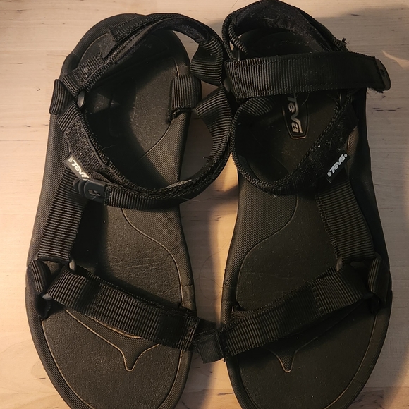 chunky teva sandals - Picture 3 of 3